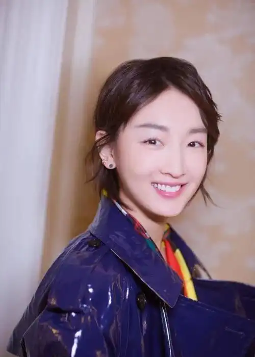 新从"最年轻实力派"到"全网群嘲",周冬雨做错了什么