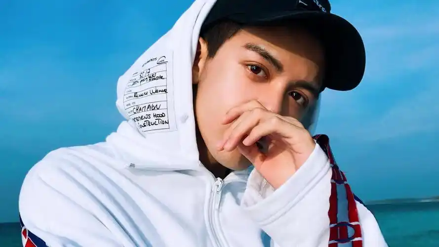 曾舜晞明星风尚壁纸