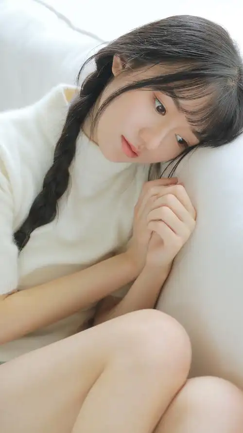 清新白皙美女写真手机壁纸