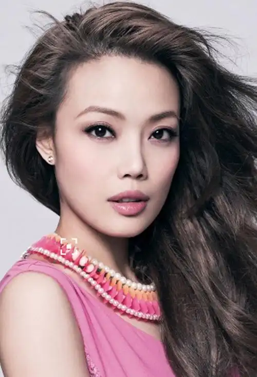 容祖儿春卷门指什么(容祖儿春卷事件是真的吗怎么夹断)