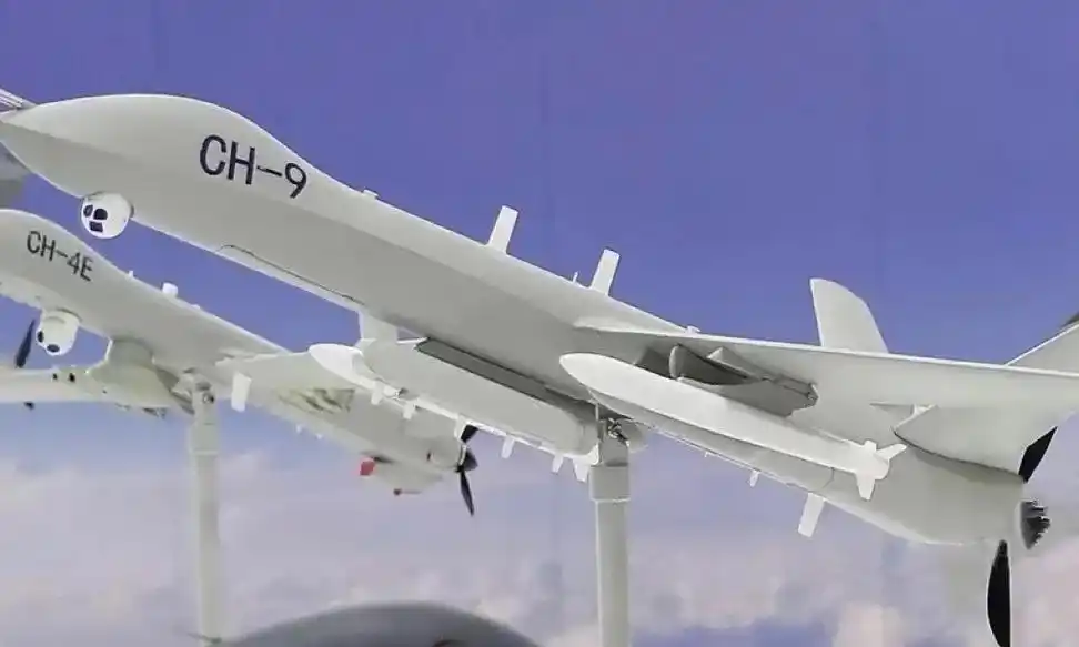 彩虹-9战略级察打一体攻击无人机携带霹雳-17超远程空空导弹 - 抖音