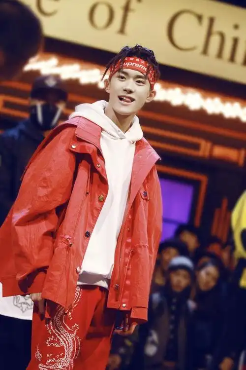 出身农村,用"鸡娃"来实现人生赢家的梦想,她:易烊千玺的母亲|王源