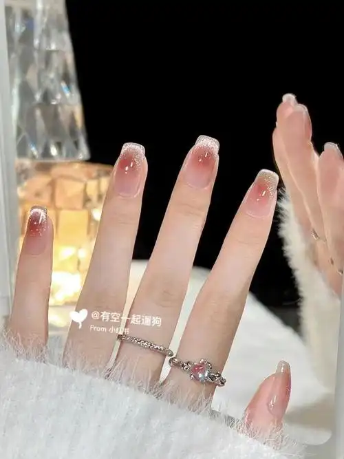 100 款显白显嫩夏日美甲!一口气挑到爽!