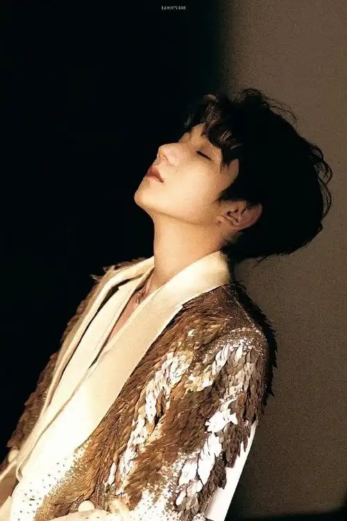 王源的喉结粉这里集合#王源2024龙行绛气