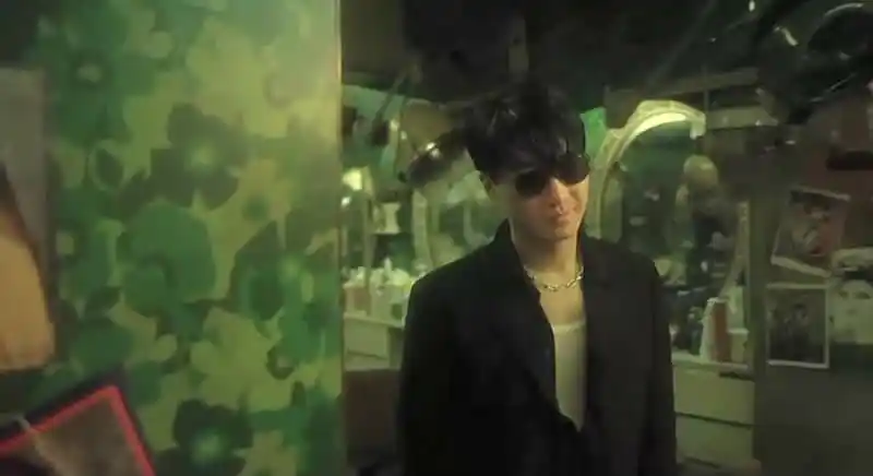 你认为金城武和黎明在电影《堕落天使》里究竟谁更帅气?