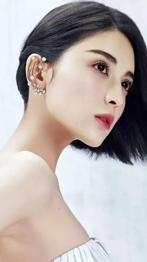 最美逆天神颜的女明星(请欣赏40位女明星独特灵秀迷人的侧颜之美)(28)