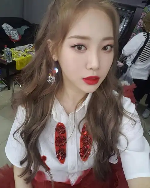 搜狐韩娱讯 韩国女团girls day成员yura将主持kbs drama美妆节目