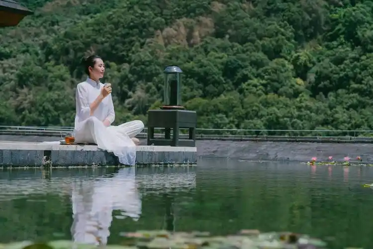 中期茶禅系列产品,产自柏联集团打造的国内首座标准化