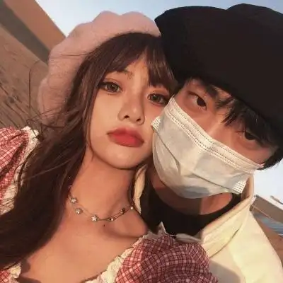 宠溺情侣头像一左一右 沫兮_情侣头像_我要个性网