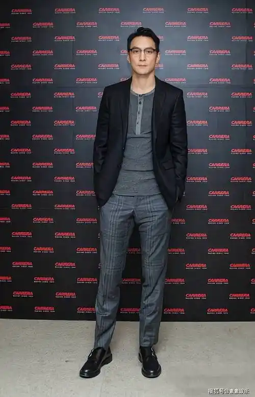 吴彦祖最新照片曝光,与谢贤撞脸引发热议,新发型更显魅力_阿祖_样子