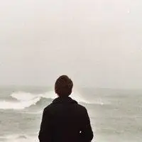 唯美男生森系背影头像;真庆幸我爸找了我妈这么个好媳妇