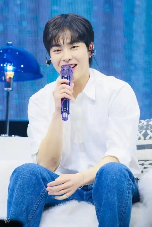 【theqoo】昨日生日粉丝见面会中的exo xiumin,哥状态好好爱了爱了!