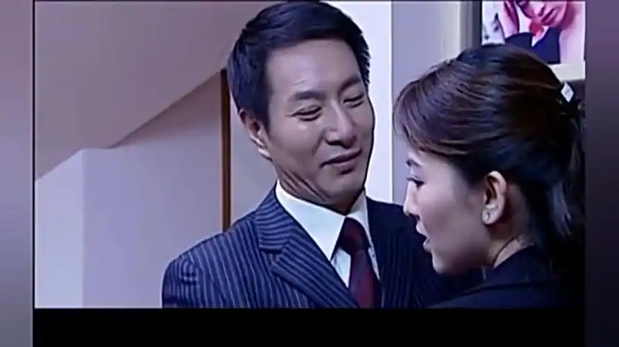 罪域兆辉煌和张晓丽吃饭对大庆说张晓丽为财务总监