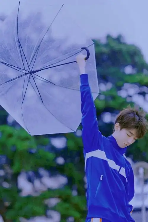 蓝色的海,王俊凯,八月开心