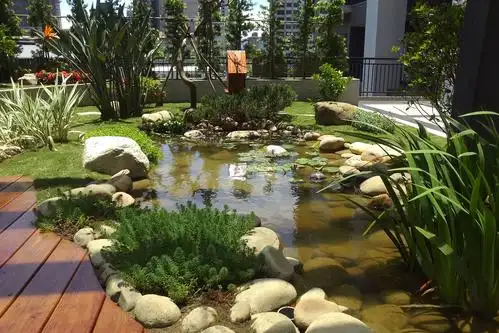 的过滤潮,不发臭与发黑,此种作法,施工方式较快,简单自然的生态水池