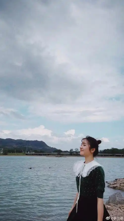 李兰迪晒海边照##李兰迪海边氛围感大片