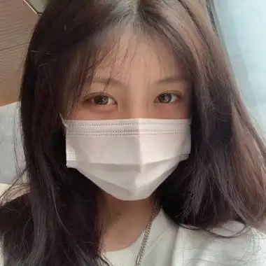 一看就不是网图的女生头像