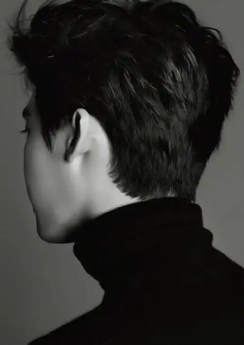 韩剧半壁江山李钟硕ins更新我回来了网友催他赶快去拍剧