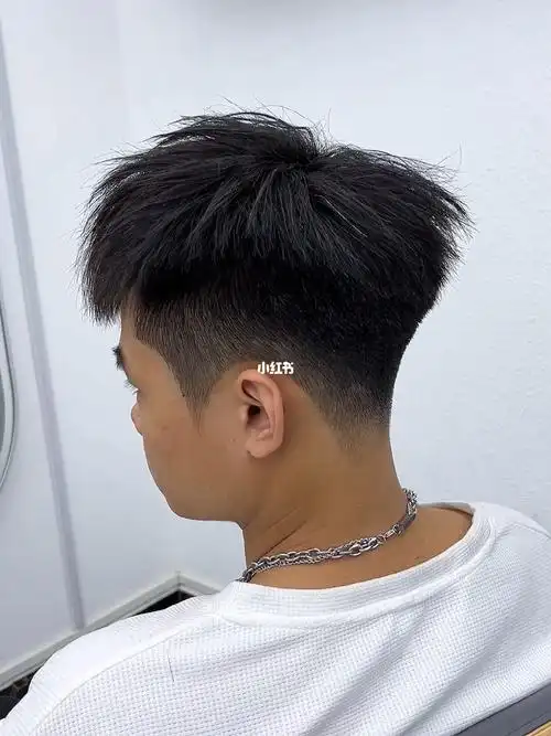 中山男士发型设计  #锡纸烫  #中山烫发哪里好  #中山夏天烫发