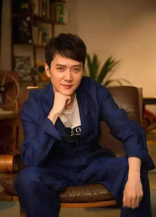 冯绍峰家庭风波大揭秘现任拒认亲子娱乐圈情感风暴再升级