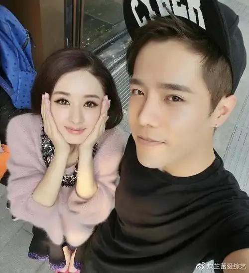 第三位:赵丽颖的弟弟——赵建飞现在她自己已经是一个活招牌了,主动给