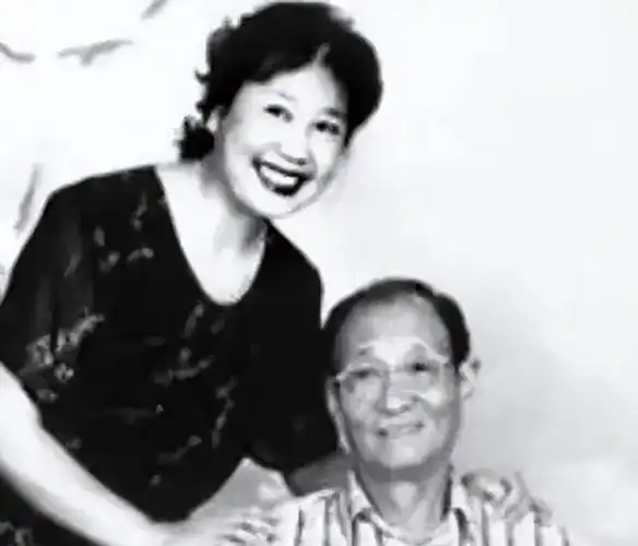 陈述:76岁娶小30岁娇妻,晚年无钱看病,逝后娇妻与子女闹上法庭