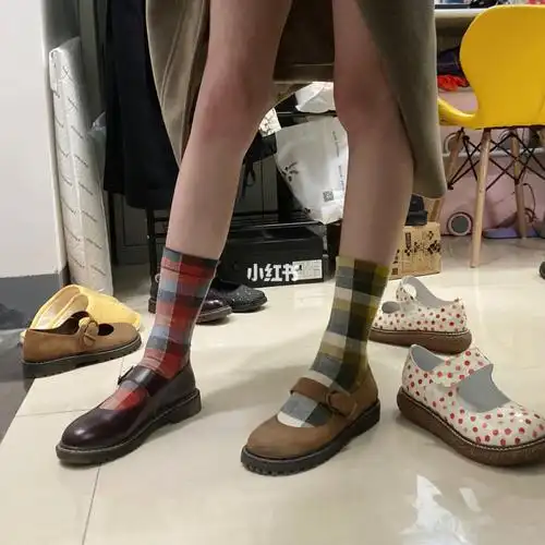 复古玛丽珍小皮鞋 搭配法式格纹袜_复古_小皮鞋_格纹_搭配_袜子_鞋子