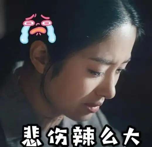 彩虹屁|杨采钰专心做时尚咖的样子,最美