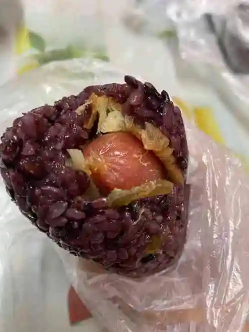 上海糍饭(迎宾北路店)-"二中东门旁边的一家小店,就在肉夹馍边上,.