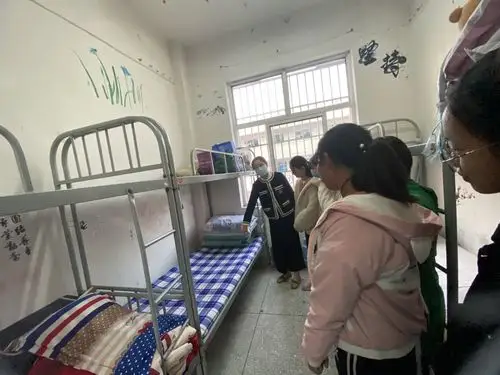 宿迁中学南蔡分校开展"优秀宿舍"评比活动