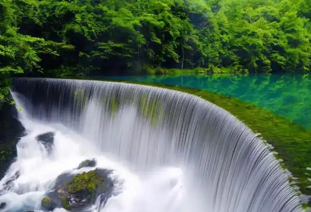 最美的地方",它还被《孤独星球》赞扬,说它是世界上最触动心灵的风景