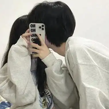 冷酷霸气真人情侣头像双人别辜负当下的每一天