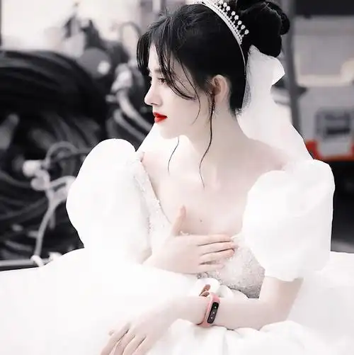 鞠婧祎九宫格婚纱照