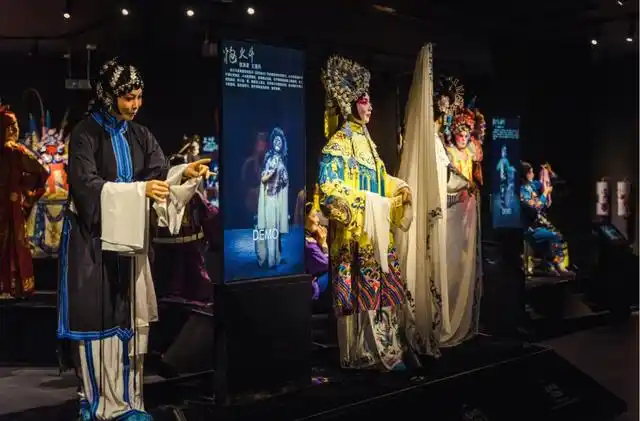 中国秦腔艺术博物馆是以弘扬和传承古老的秦腔文化为主题的博物馆.