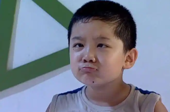 尤浩然小时候算得上是可爱,但是长大后颜值画风明显跑偏,考了三次还