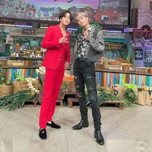 《惊六》搭档亲故合照释出,名品身材金钟仁好杀!_小孩