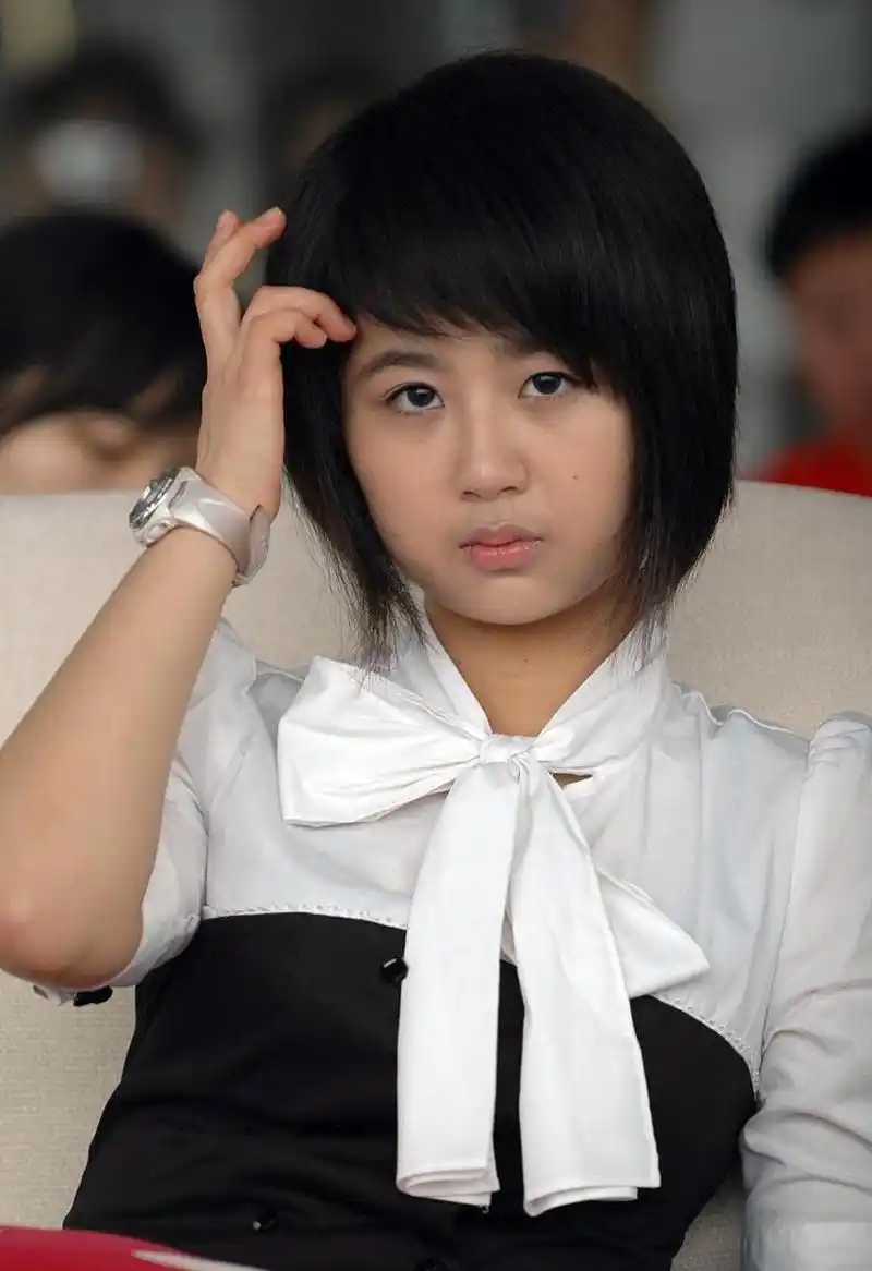 杨紫最适合婴儿肥,现在脸太尖了! 您如何看待这件事?