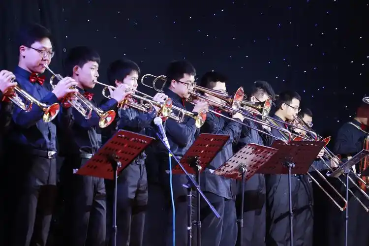 学校举行2019年迎新年音乐会