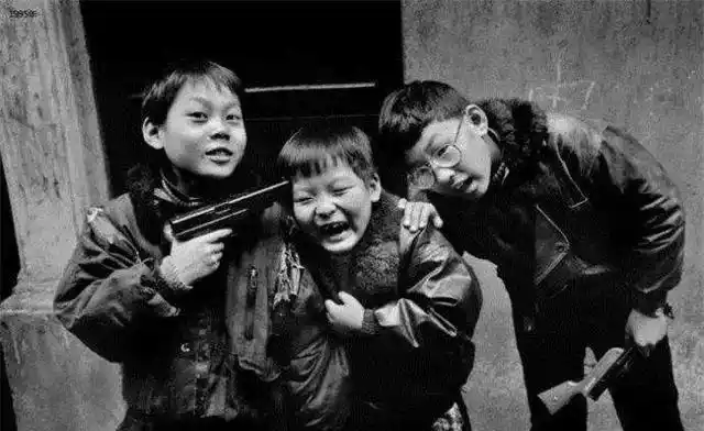 童年老照片:致我们回不去的童年,难忘的美丽回忆!