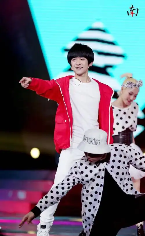 tfboys易烊千玺 150413 第15届音乐风云榜 高清 cr.