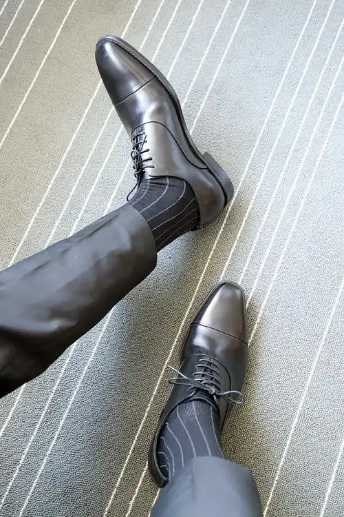 浪莎男士商务西装棉袜丝光棉细条纹中长筒绅士黑色皮鞋正装职场子 浅