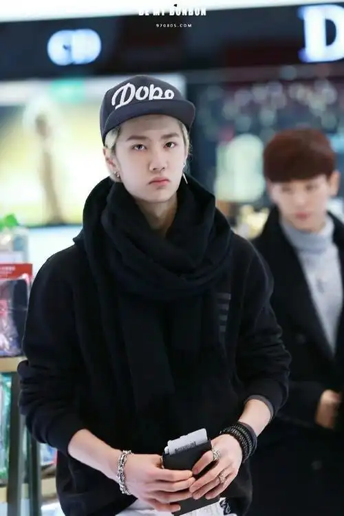 王一博小表情好可爱##王一博 嘟嘟嘴