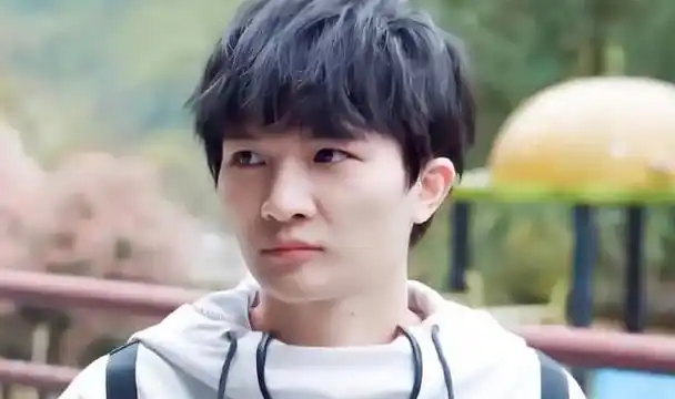 周深原名为什么叫周星星