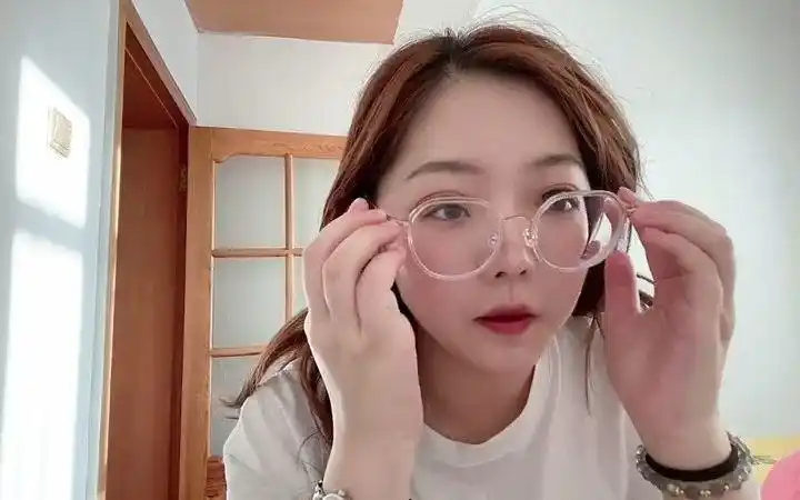 【眼镜妆】高度近视星人太难了(下)_哔哩哔哩_bilibili