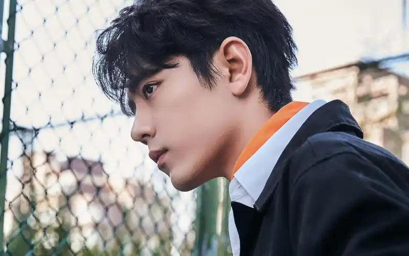 冷峻帅气小鲜肉肖战魅力高冷写真