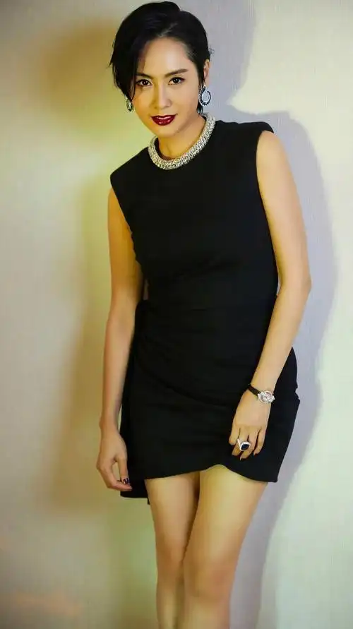 朱茵壁纸朱茵饰演的紫霞仙子是最经典的角色