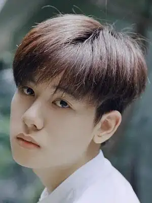 2022短发男生清爽发型 男生最帅发型图片_发型造型_宝妈时尚生活网