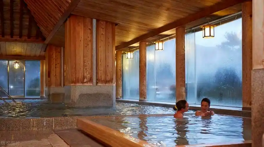 日本汤治文化启示录:如何将禅意融入现代城市汤泉洗浴设计中_温泉