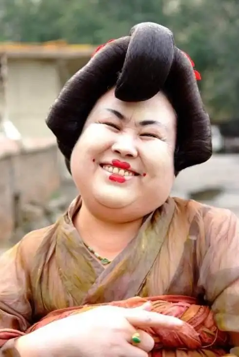 出道30年一直以富婆形象示人只谈过一次恋爱56岁董立范无人娶