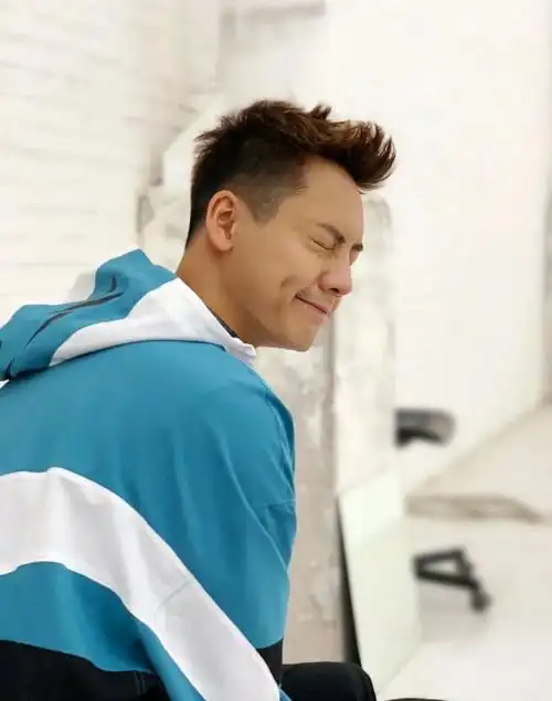 陈伟霆这4款经典短发,值得一试,造型阳光帅气_寸头